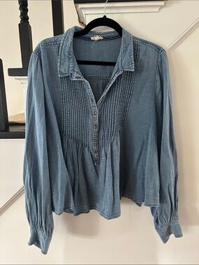 Pilcro Relaxed Pintuck Denim-Look Button Front Women’s Top - Blue